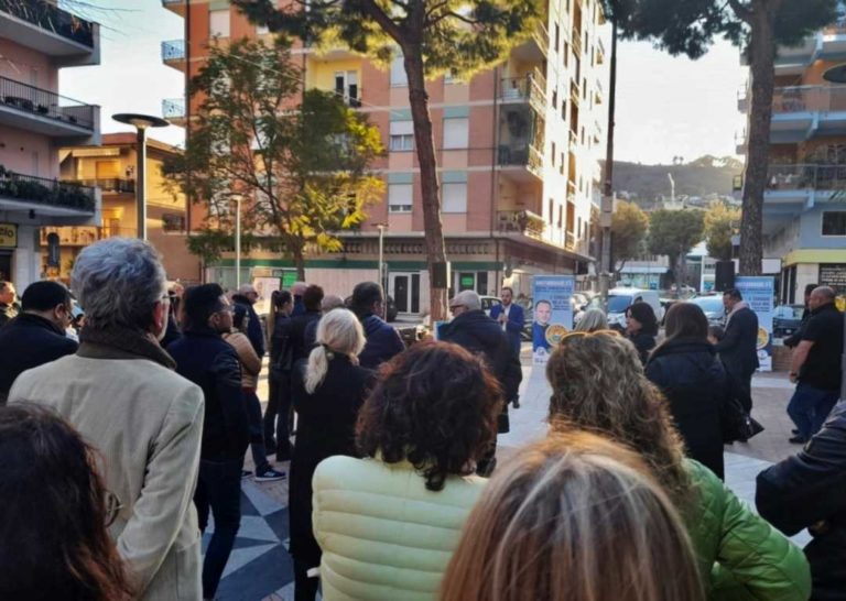 Centinaia di persone nelle Piazze a sostegno del candidato Sindaco Marco Sprecacè