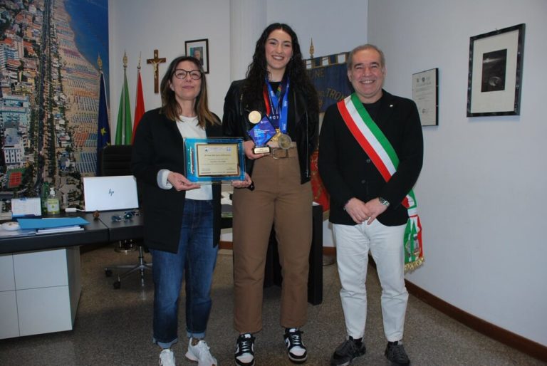 San Benedetto premia Nausica Acciarri per i suoi successi sportivi