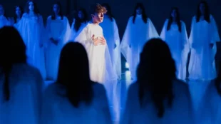 forza bruta e tenerezza raffinata la lezione “le nuvole” di Aristofane