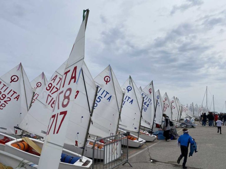 Vela, ‘Trofeo Optimist Italia Kinder – Joy of moving’ al Circolo Nautico