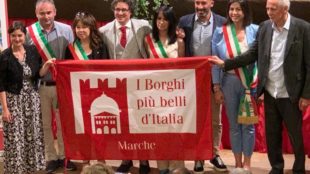 A Offida l’assemblea dei Borghi più belli d’Italia nelle Marche: Gradara ritira l’ambita bandiera