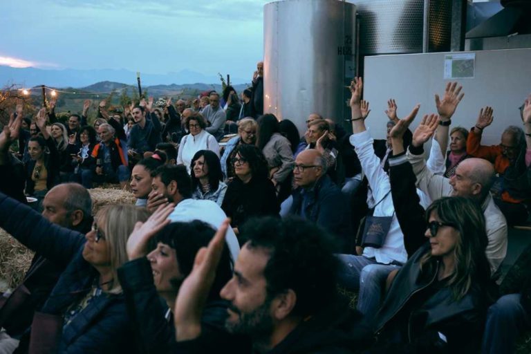Pienone al Rural Art Festival. Venerdì Cesare Catà, ‘Fate Caprine Cavalieri Erranti’