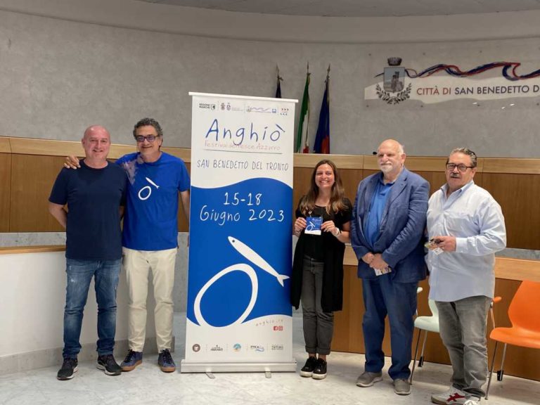 Arriva Anghió, Festival del Pesce Azzurro