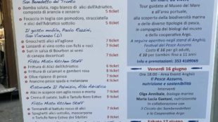 è Anghió, Festival del Pesce Azzurro in centro