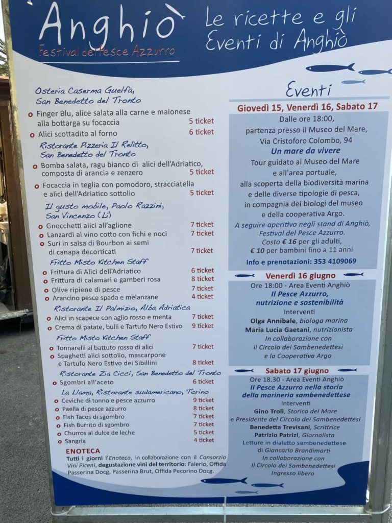 è Anghió, Festival del Pesce Azzurro in centro