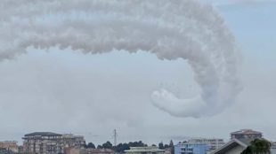 Frecce Tricolori, prove dell’esibizione acrobatica in bianco