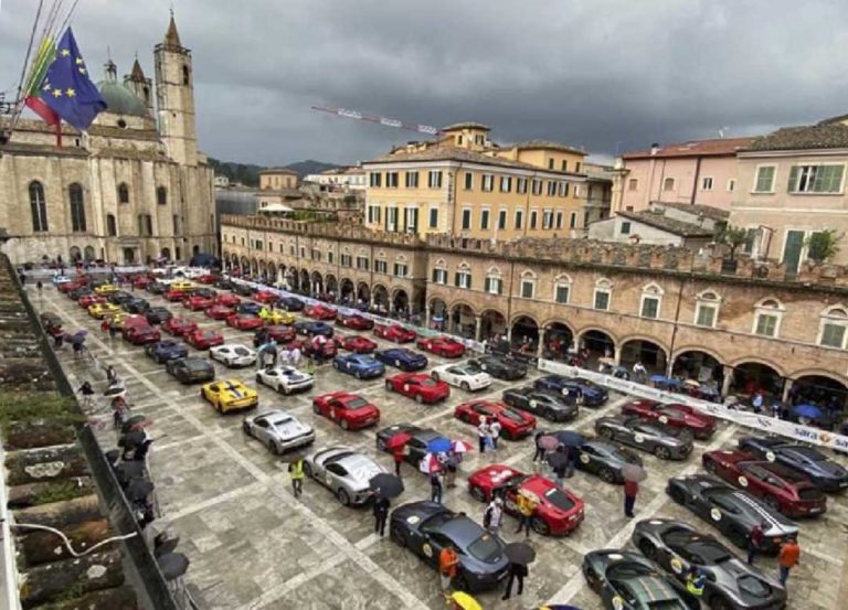 1000 Miglia ad Ascoli e Fermo, entusiasmo nonostante la pioggia