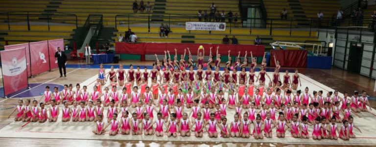 Progetto Ritmica, bagno di folla al Palaspeca