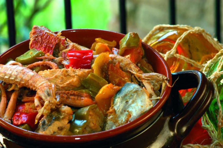 Allo spazio Conad di Grottammare Brodetto alla sambenedettese e Coda di rospo in potacchio con lo Chef Federico Palestini