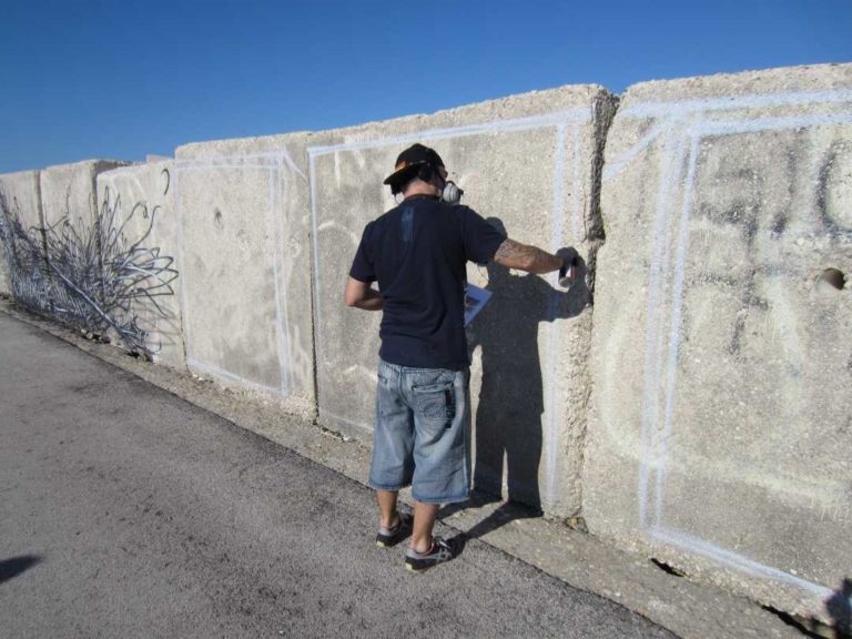 MURALI SCOMPARSI – “Colpevoli di un peccato non commesso”