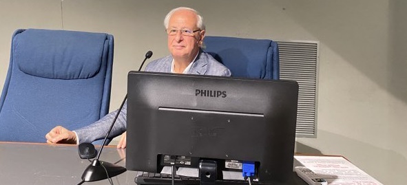 Effetto dei media su apprendimento e comportamento degli adolescenti