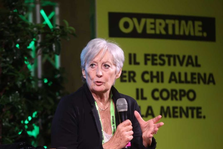 SARA SIMEONI E DAN PETERSON, EMOZIONI E RICORDI A OVERTIME CON I MITI DELLO SPORT INTERNAZIONALE