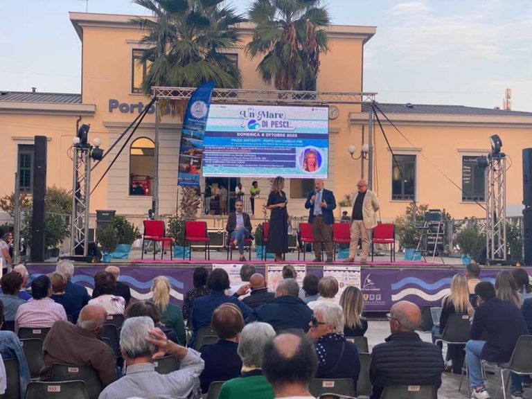 UN MARE DI GENTE ALLA PRIMA EDIZIONE DI “UN MARE DI PESCI…”