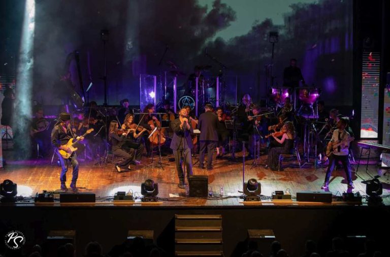 Symphonika on the Rock al PalaRiviera