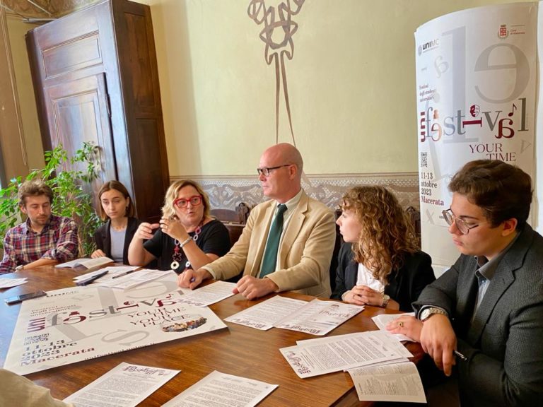 Tre giorni di concerti, teatro, spettacoli circensi, mostre e talk con UniFestival