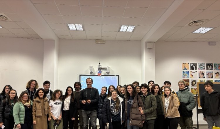 Al Liceo Rosetti l’autore di Il grido di Pan