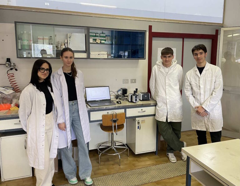 Studenti dell’Iis “Fermi-Sacconi-Ceci” alle finali regionali dei Giochi della Chimica