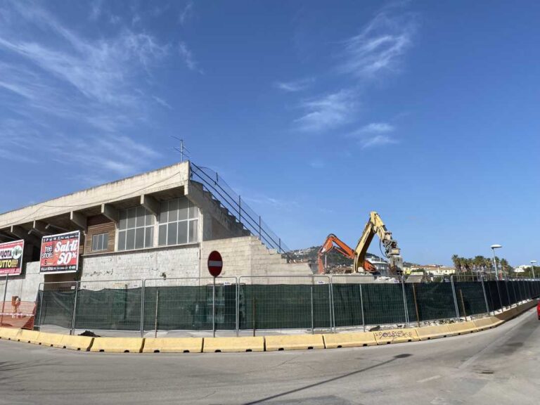 è la demolizione del Ballarin