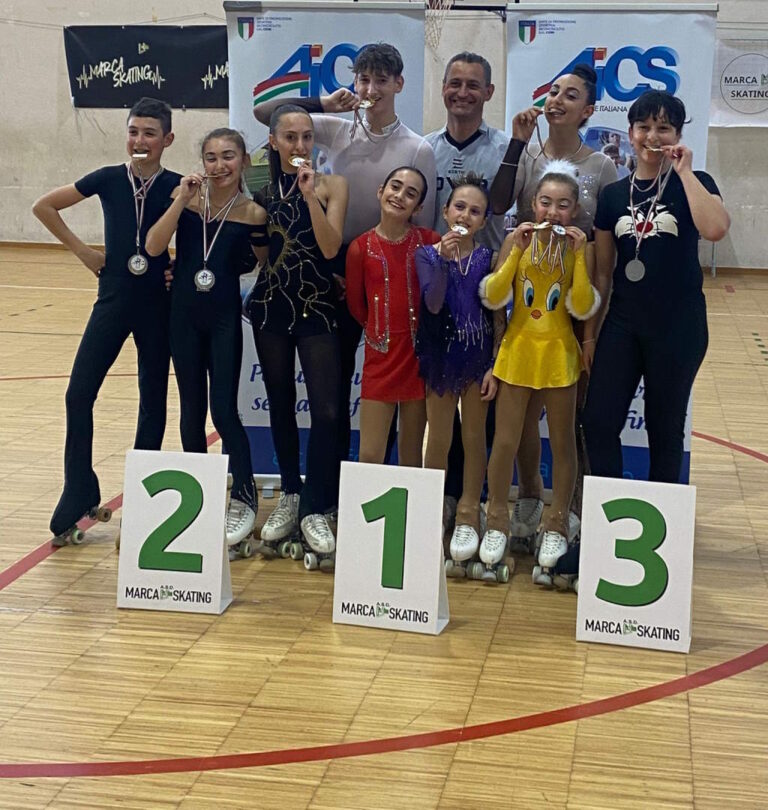 Pattinaggio Artistico a rotelle: 13 titoli regionali Aics per la Diavoli Verde Rosa a Fermo