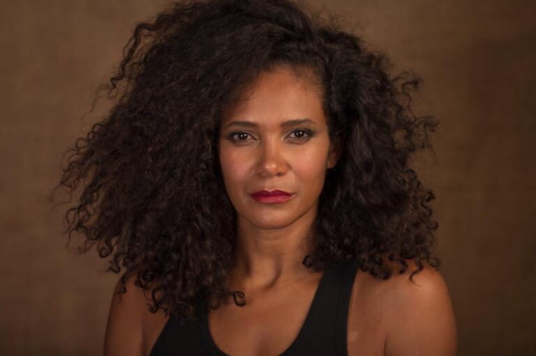 SipariOffida chiude la stagione di successo con Teatro con Denny Mendez in Cose di Ogni giorno