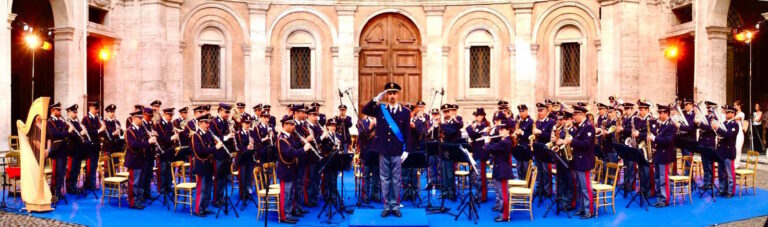 ASPETTANDO IL FESTIVAL: CONCERTO DELLA BANDA MUSICALE DELLA POLIZIA DI STATO