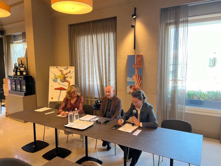 è Poesia totale “La punta della lingua”