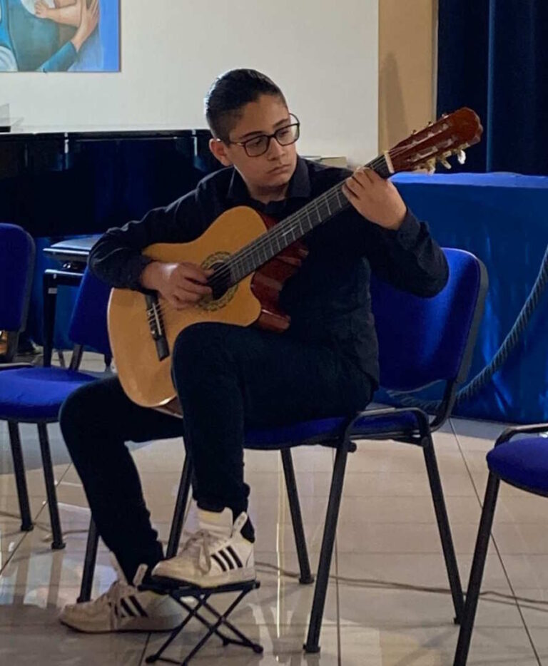 CHITARRE VINCENTI AL CHIARO DI LUNA, PIOGGIA DI PREMI PER GLI ALUNNI DELLA SCUOLA CURZI