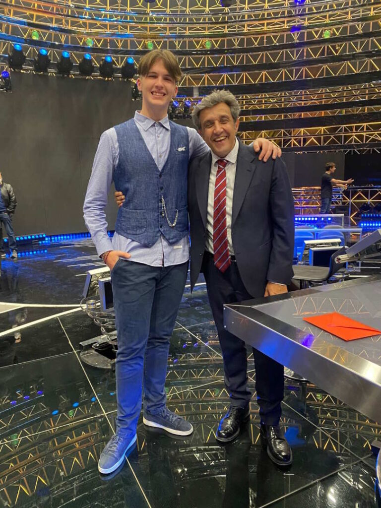 Il grottammarese Christian Rosati dall’Eredità su Rai 1 all’uscita del suo nuovo singolo E stelle