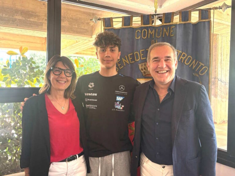 Il velista Giuseppe Alfieri ricevuto in comune