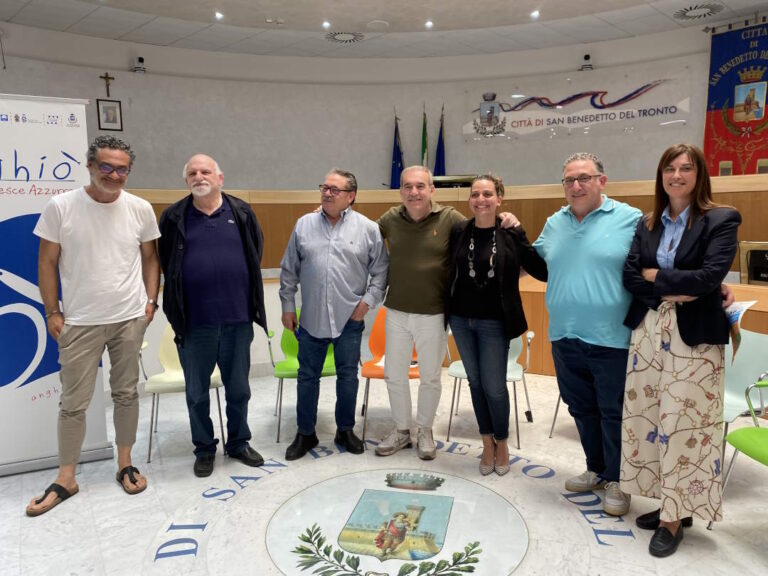 Verso Anghiò, Festival del Pesce Azzurro