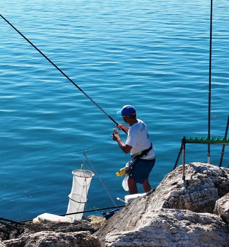 Successo per il tricolore a squadre di società con canna da riva svoltasi sul Molo Sud organizzata dall’Apsd San Benedetto