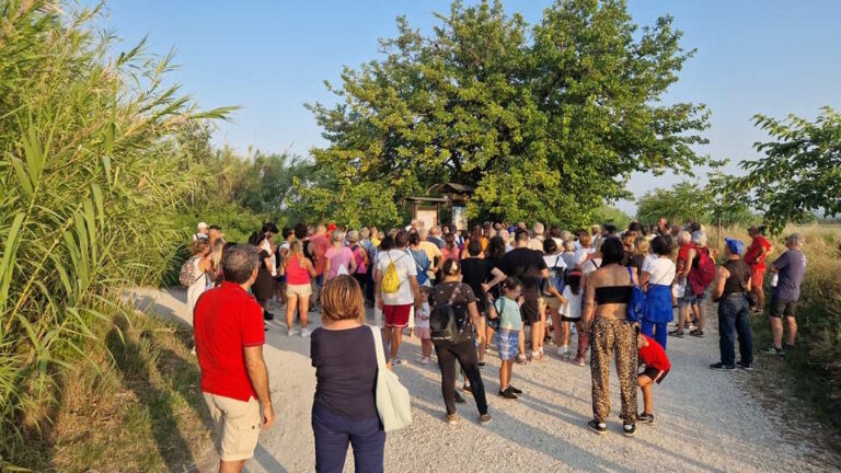Partito “Salute in cammino per la cultura” – 200 persone al tramonto alla Sentina
