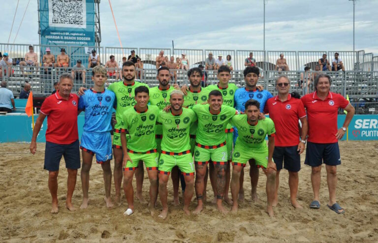 La Samb Beach Soccer rialza la testa nel momento cruciale della gara: i rossoblu in inferiorità numerica battono 3 – 2 Icierre Lamezia. Le Final Eight ora sono ad un passo