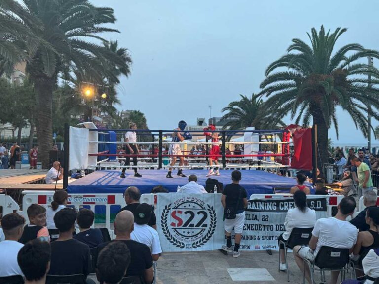 Riunione pugilistica in piazza Kursaal a Grottammare