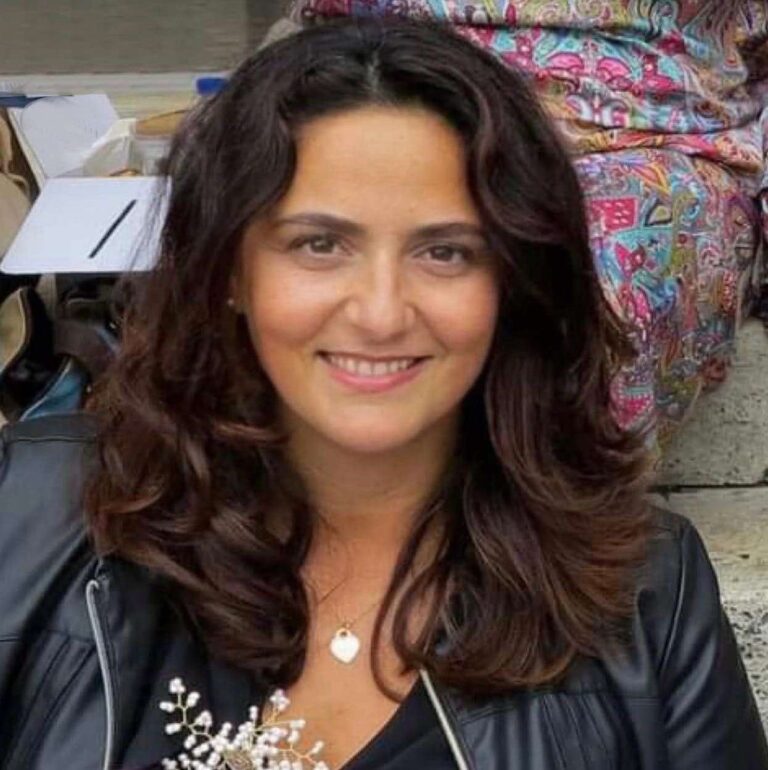 Il ritratto dell’Avvocato Daniela Carbone collocato nell’Aula dell’Ordine degli Avvocati di Ap