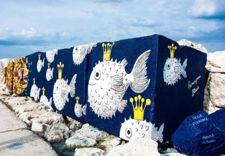 La Pittura Viva dello Studio d’Arte Misoul: “Principini blues” al molo sud