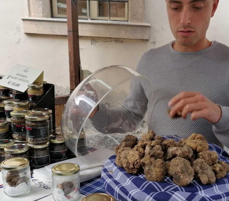 Con la Mostra del Tartufo di Apecchio parte la stagione  italiana degli eventi dedicati al Tartufo