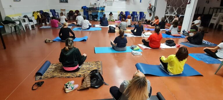 Un corso di yoga olistico a Grottammare