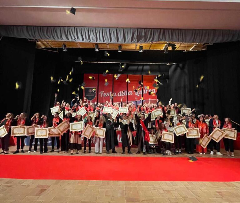 Grande festa per le laureate ed i laureati UniCam