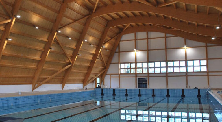 PALAZZETTO DELLO SPORT E PISCINA COMUNALE DI SAN BENEDETTO IMPROVVISAMENTE CON META’ PERSONALE