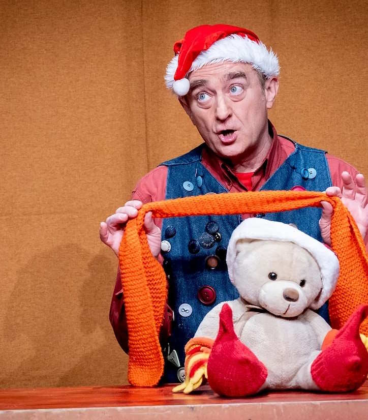 TEATRO RAGAZZI / domenica 10 novembre ore 17 due spettacoli per famiglie ad Arcevia (“Rodarissimo”) e Senigallia (“Cecco l’orsacchiotto”)