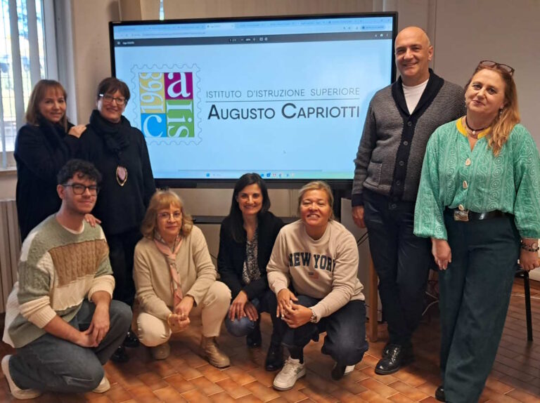 IIS “A. CAPRIOTTI”: PRESENTATO IL NUOVO LOGO, SIMBOLO DELLA COMUNICAZIONE DELL’ISTITUTO