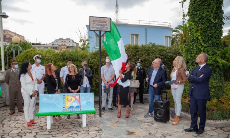 Hanno tentato di rimuovere la targa contro la violenza di tutti i generi? La replica della dr.ssa Bottiglieri non si fa attendere