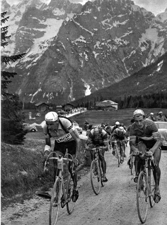 Fausto Coppi, Ferdi Kübler e Louison Bobet, rocce su rocce, quando la pedalata non era “assistita”