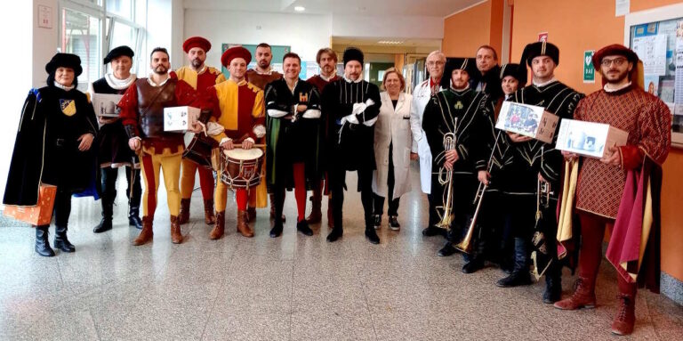 La Quintana in visita alla Pediatria e Dialisi dell’Ospedale Mazzoni