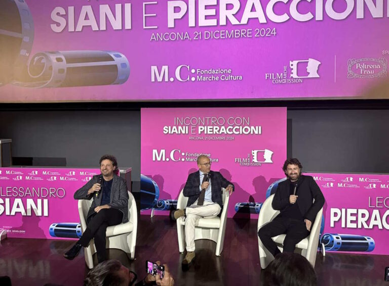 Siani e Pieraccioni, grande show per la presentazione del film ‘Io e te dobbiamo parlare’