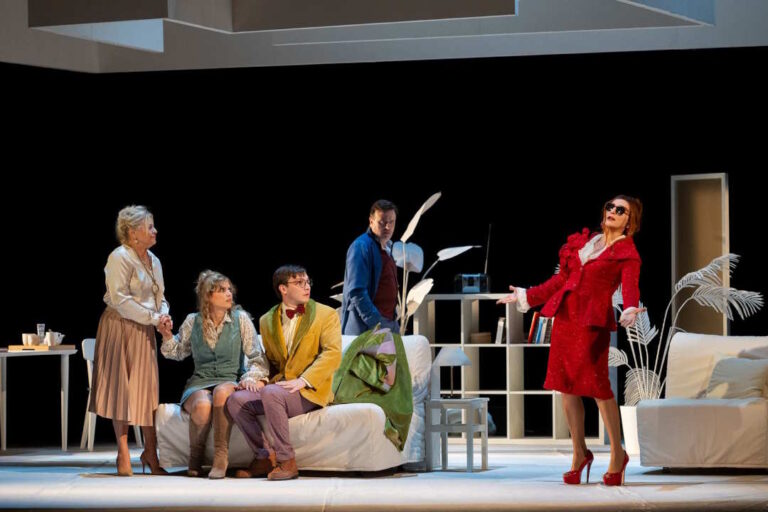 I Parenti Terribili alle Muse