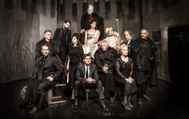 ELIO DE CAPITANI  È  RE LEAR ALLE MUSE