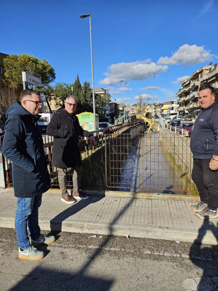 LAVORI TERMINATI SUI FOSSI COMUNALI: PULIZIA E MANUTENZIONE PER LA SICUREZZA DEL TERRITORIO