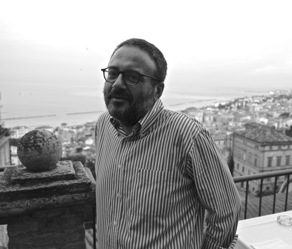 Antonio Tricomi: ‘Non già ieri, non ancora domani’ all’Ospitale